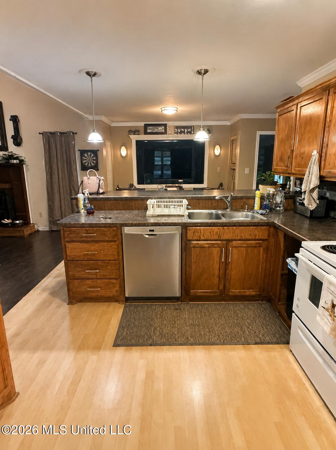 13824 Plano Road Ocean Springs, MS 39564 - Photo 7 of 19 E5CADBE4-A9A4-4712-B8D4-4068E41EFB70