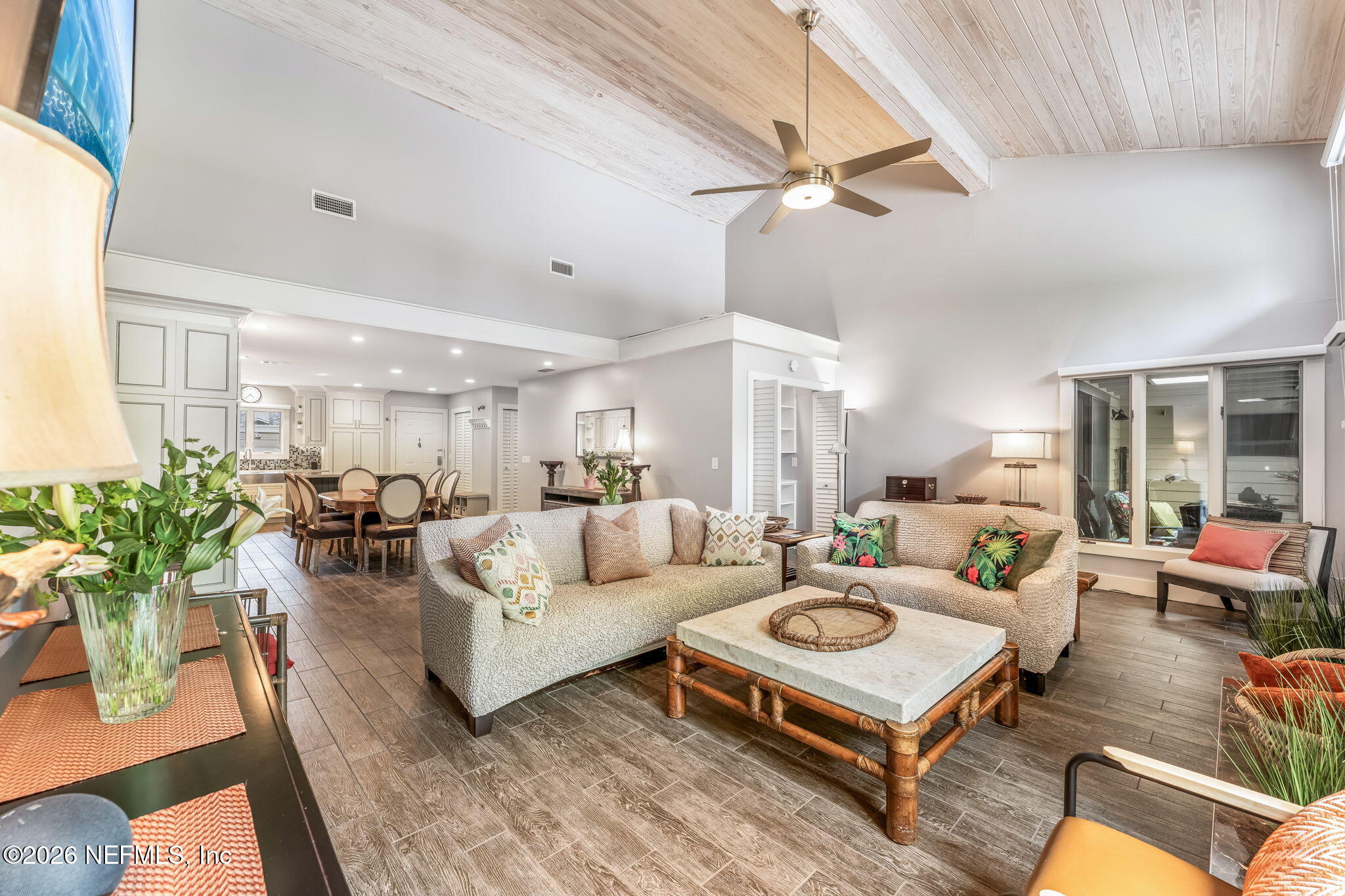 70 Fishermans Cove Road Ponte Vedra Beach, FL 32082 - Photo 20 of 60 a living room with furniture potted plant and a ceiling fan