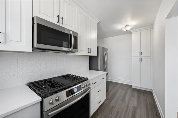 $219,000 | 1585 Ridge Avenue, Unit 705, Evanston, IL 60201