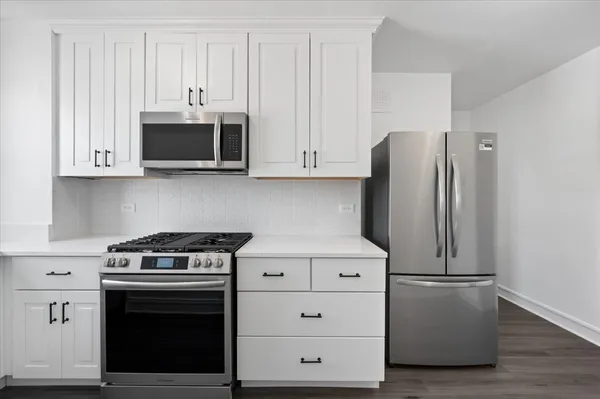 $219,000 | 1585 Ridge Avenue, Unit 705, Evanston, IL 60201