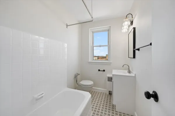$219,000 | 1585 Ridge Avenue, Unit 705, Evanston, IL 60201