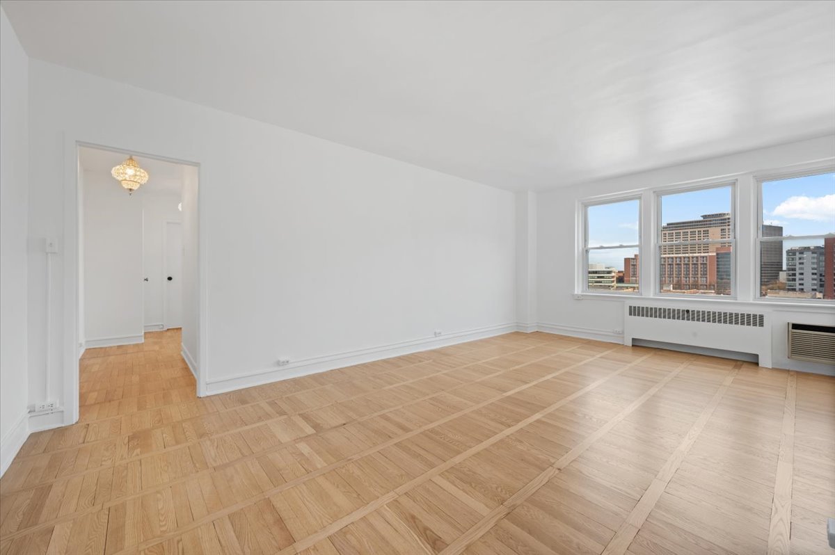 1585 Ridge Avenue, Unit 705 Evanston, IL 60201 - Photo 6 of 26