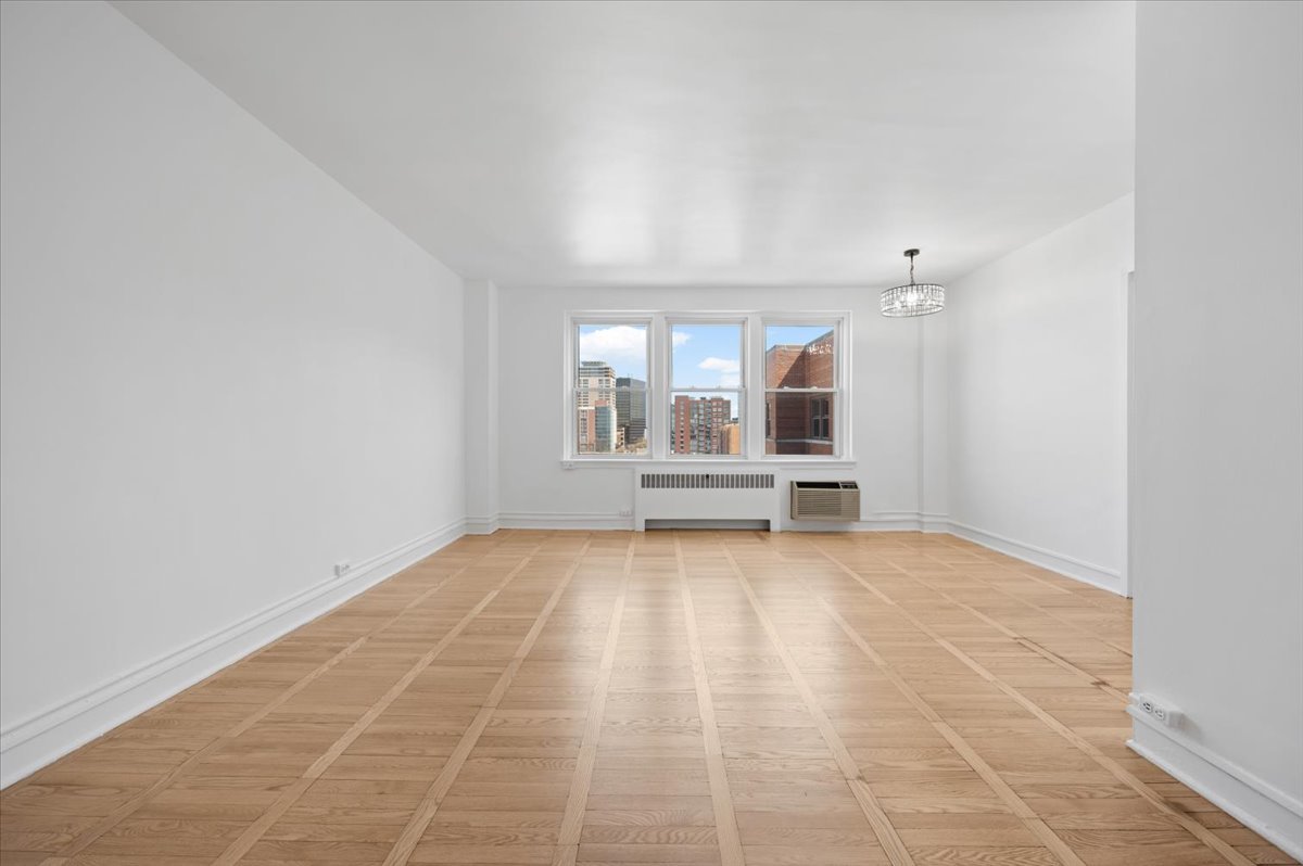 1585 Ridge Avenue, Unit 705 Evanston, IL 60201 - Photo 10 of 26