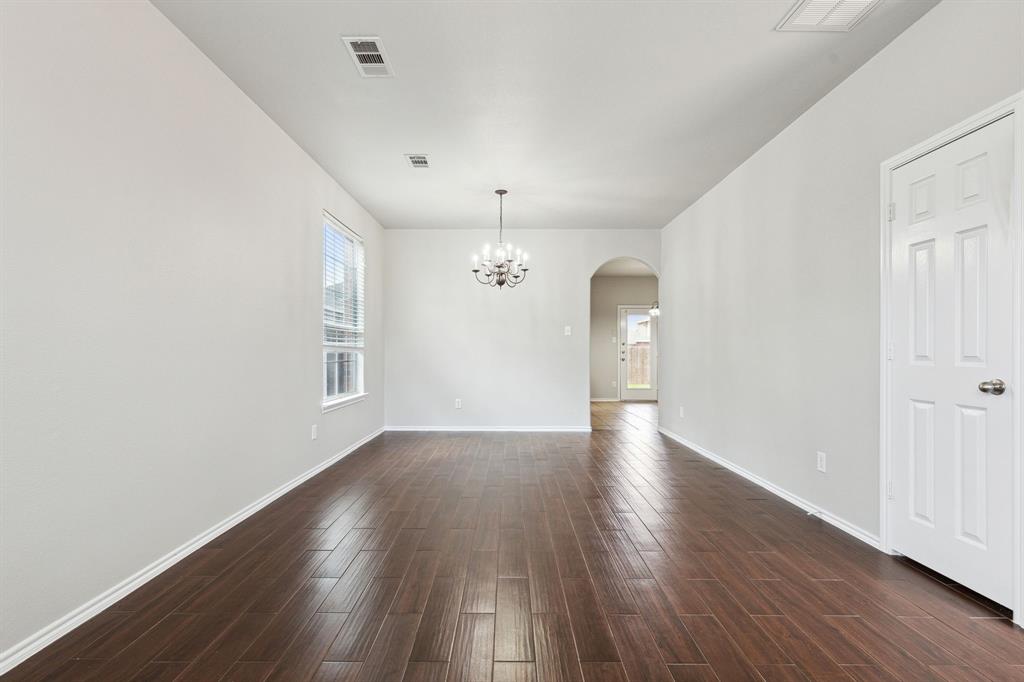 10813 Middleglen Road Fort Worth, TX 76052 - Photo 7 of 12