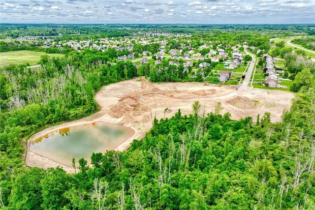 $762,460 | 275 Bronze Leaf Trail, Greece, NY 14612