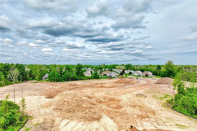 $762,460 | 275 Bronze Leaf Trail, Greece, NY 14612