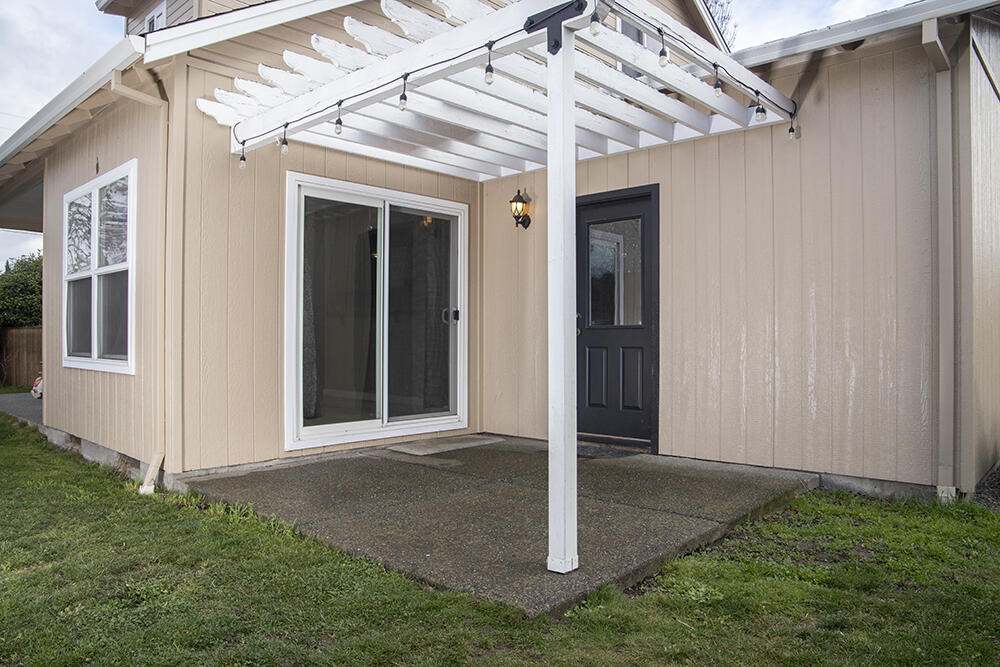 3067 Merriman Road Medford, OR 97501 - Photo 22 of 24 15