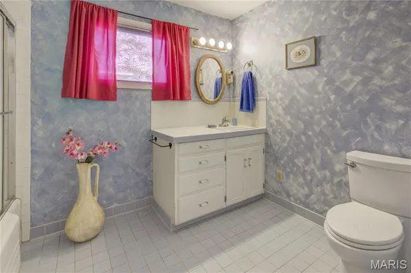 $325,000 | 307 Circle Drive, Sikeston, MO 63801