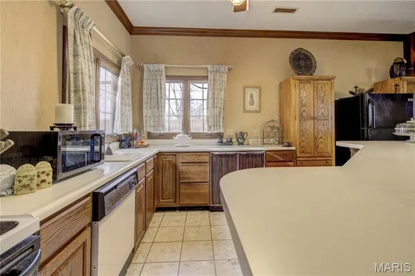 $325,000 | 307 Circle Drive, Sikeston, MO 63801