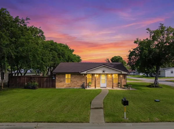 $280,000 | 201 Main Street, Italy, TX 76651