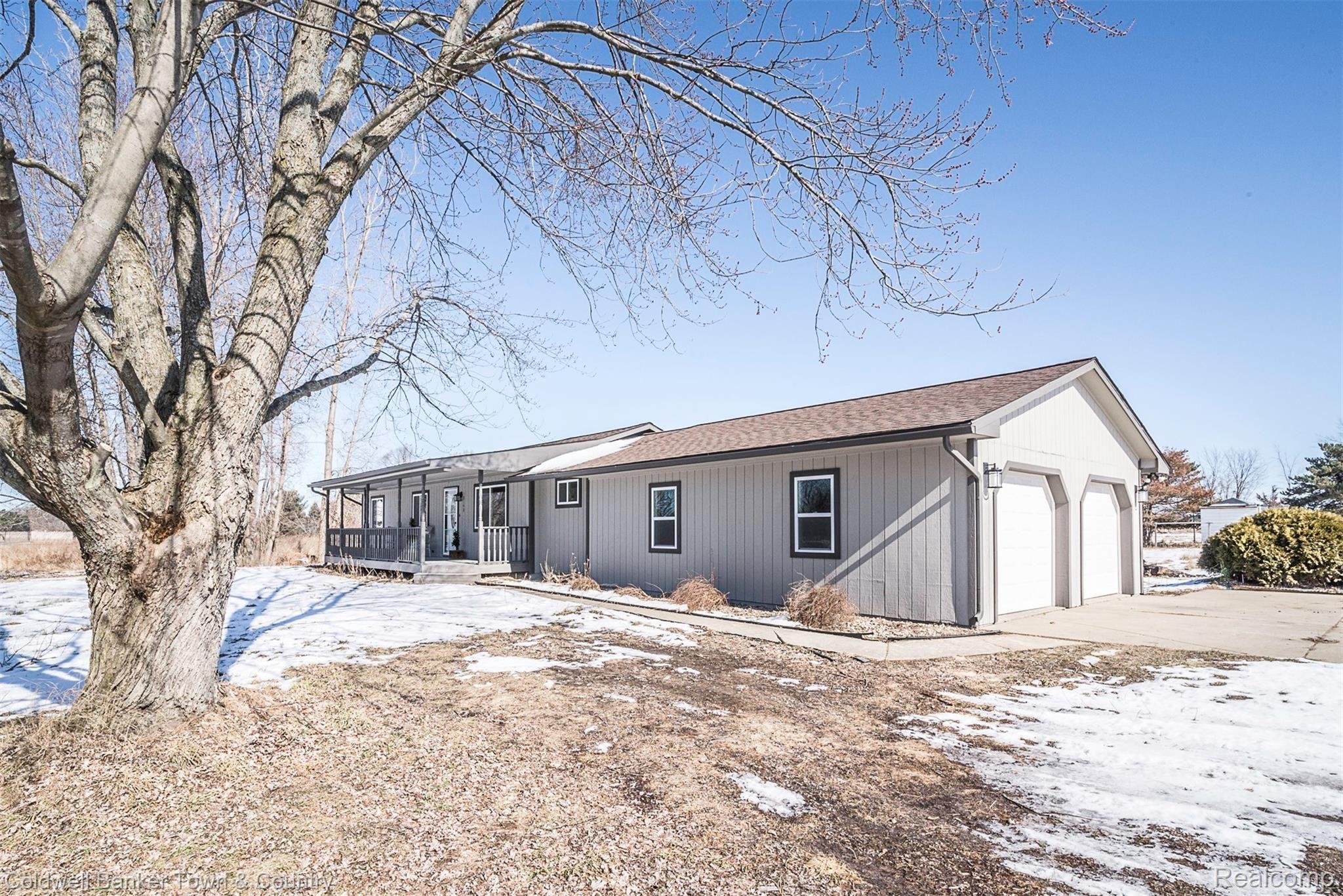 8140 Oak Grove Road Howell, MI 48855 - Photo 1 of 37 DSC_8683.jpg