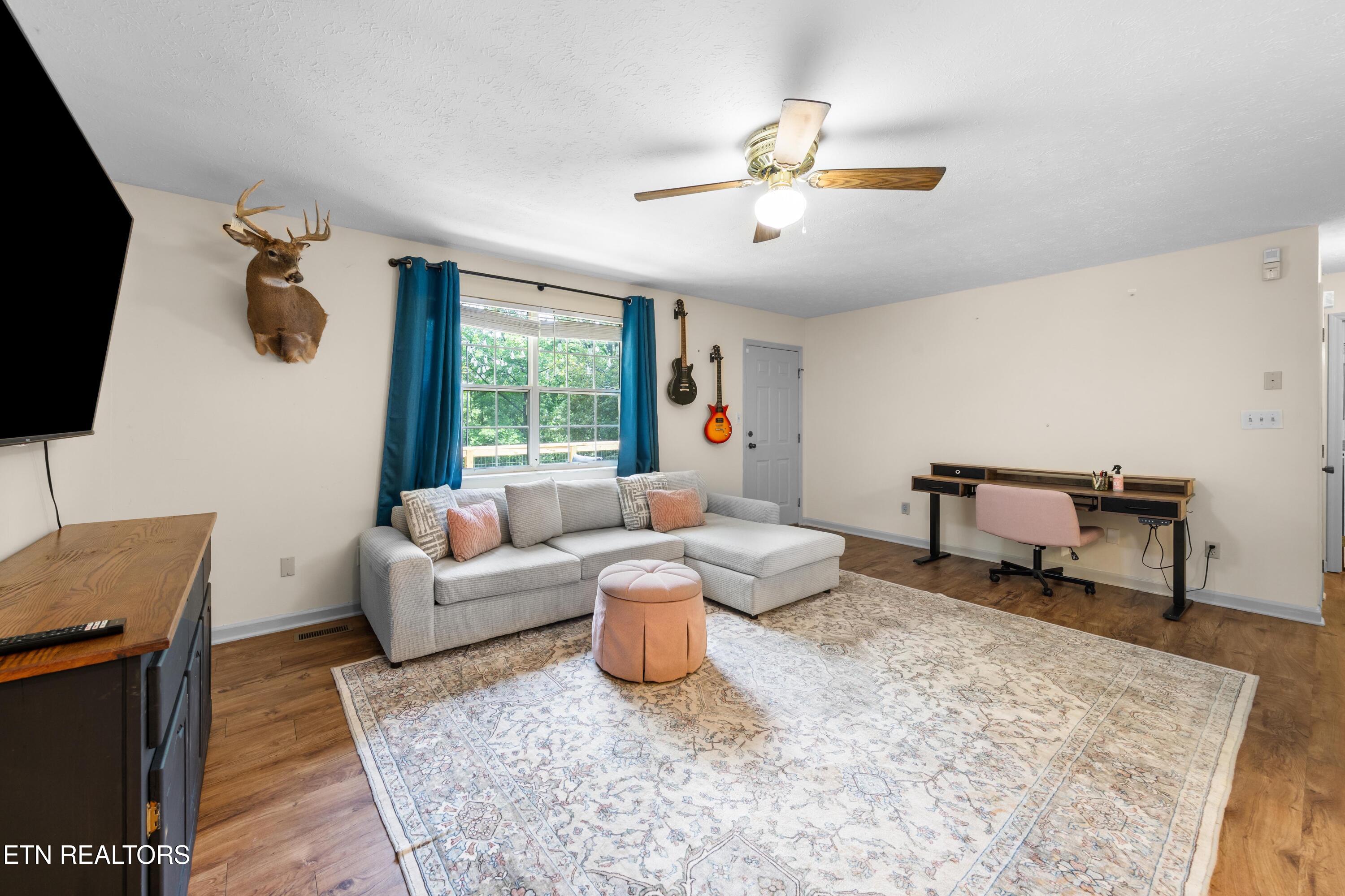 3714 Roberts Road Corryton, TN 37721 - Photo 5 of 24 Living Area 2