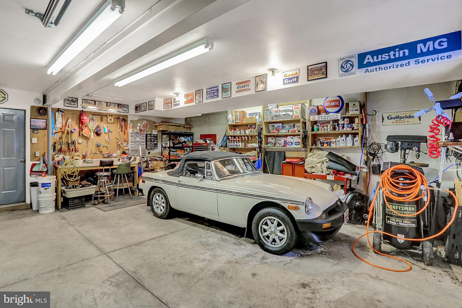 805 Old Fritztown Road Reading, PA 19608 - Photo 23 of 29 garage/workshop area