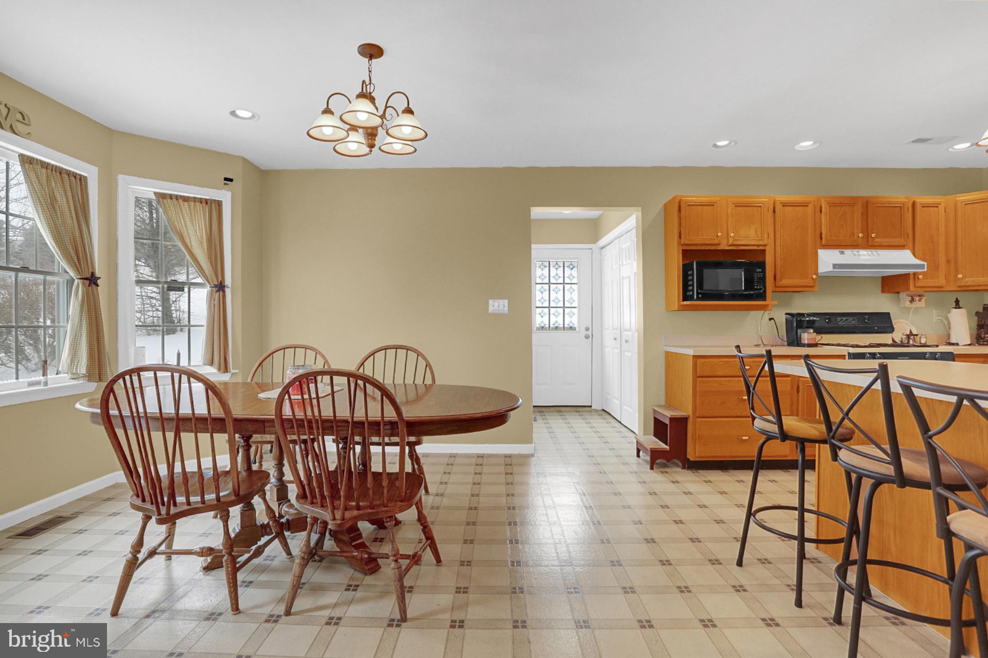 805 Old Fritztown Road Reading, PA 19608 - Photo 10 of 29