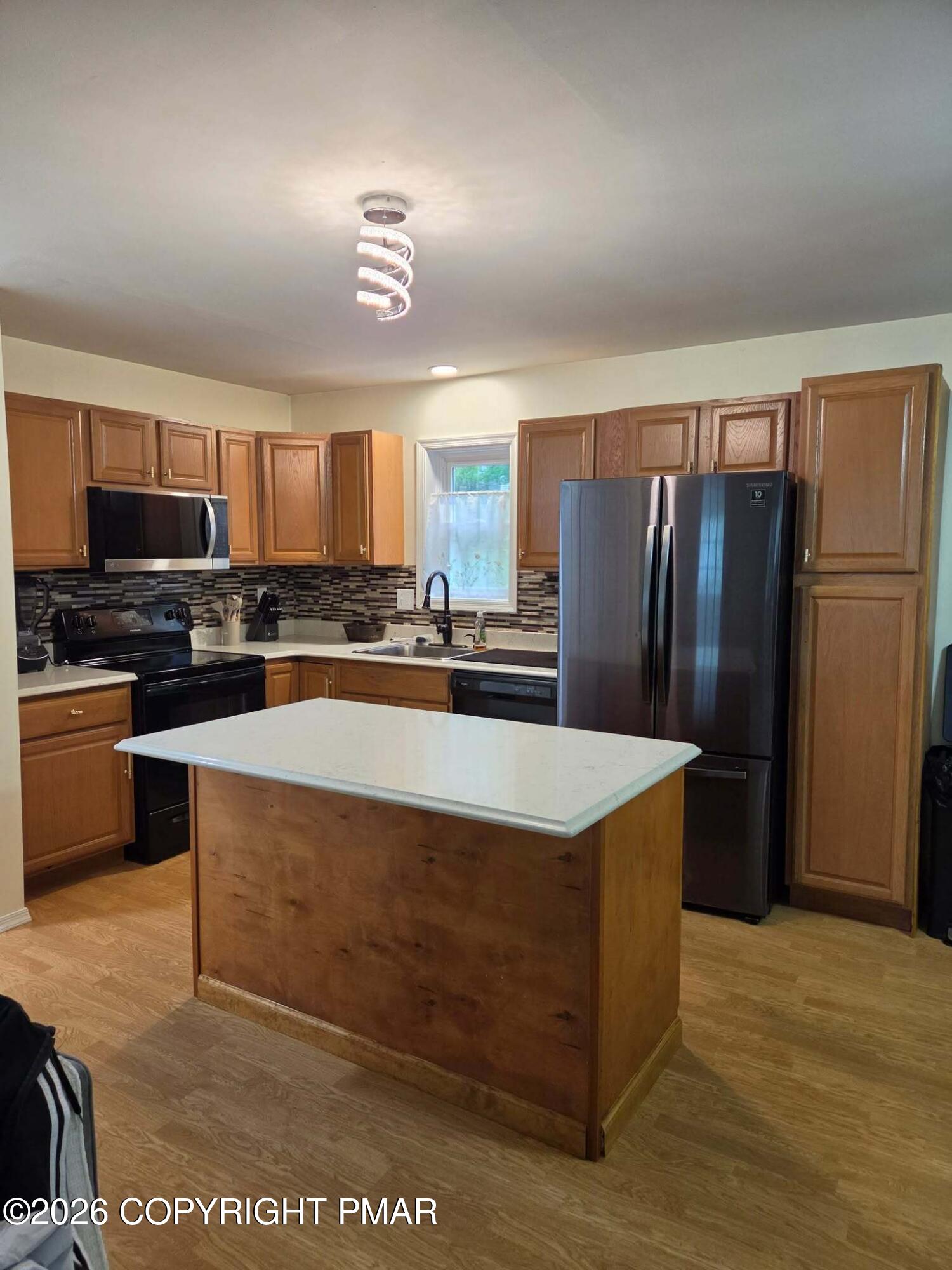 2114 Lakeview Road Bushkill, PA 18324 - Photo 6 of 18 6