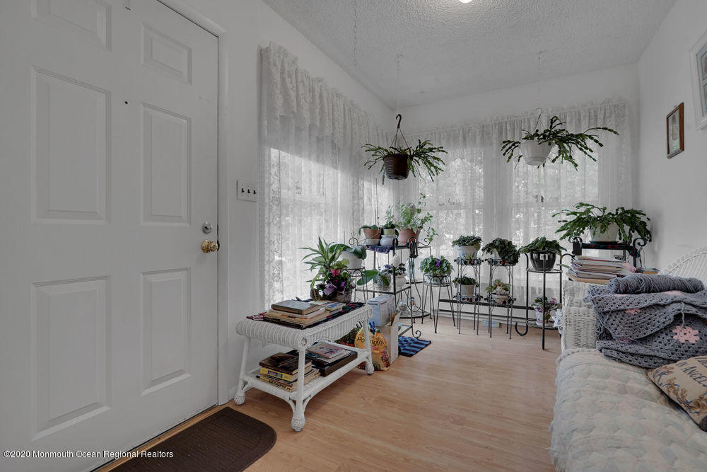 13 B Walnut Road, Unit 16B Manahawkin, NJ 08050 - Photo 3 of 26 008_dsc09526