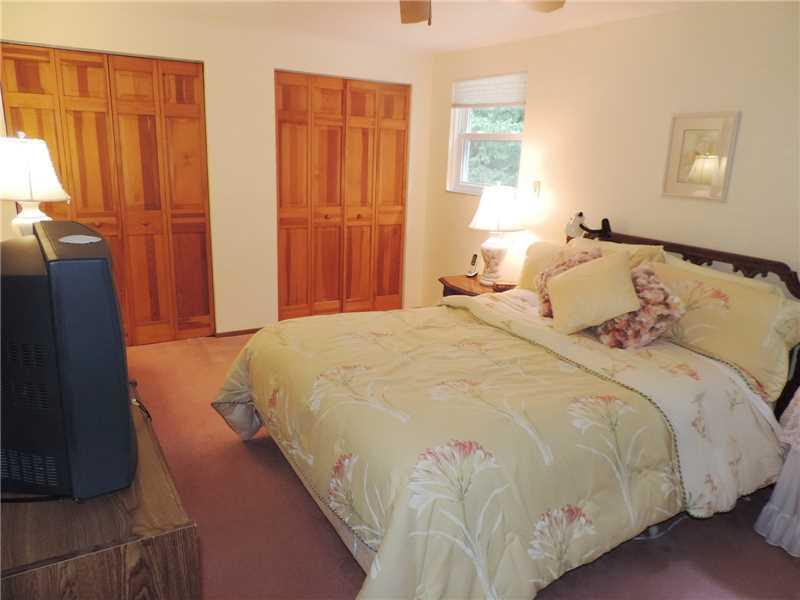156 Ridgewood Road Pittsburgh, PA 15237 - Photo 17 of 25 Master Bedroom.