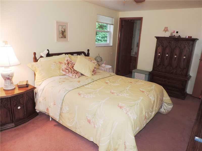 156 Ridgewood Road Pittsburgh, PA 15237 - Photo 18 of 25 Master Bedroom.