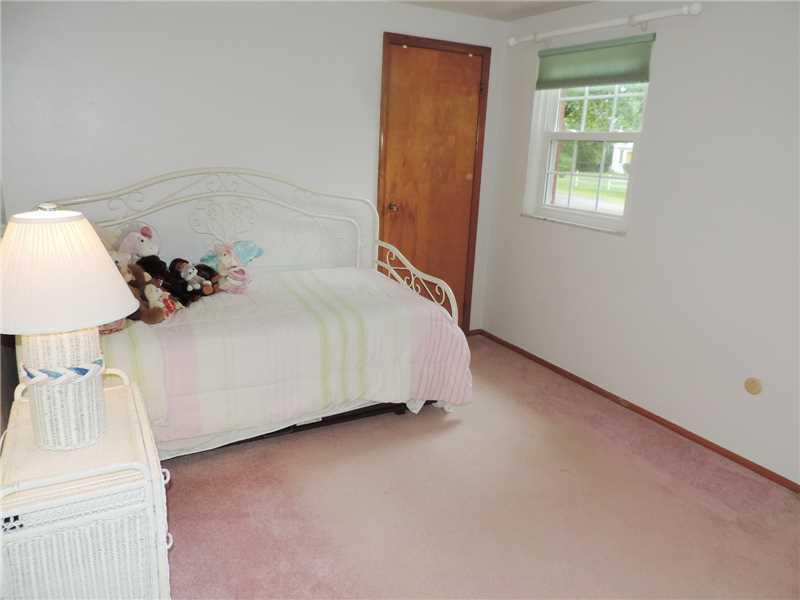 156 Ridgewood Road Pittsburgh, PA 15237 - Photo 21 of 25 Bedroom.