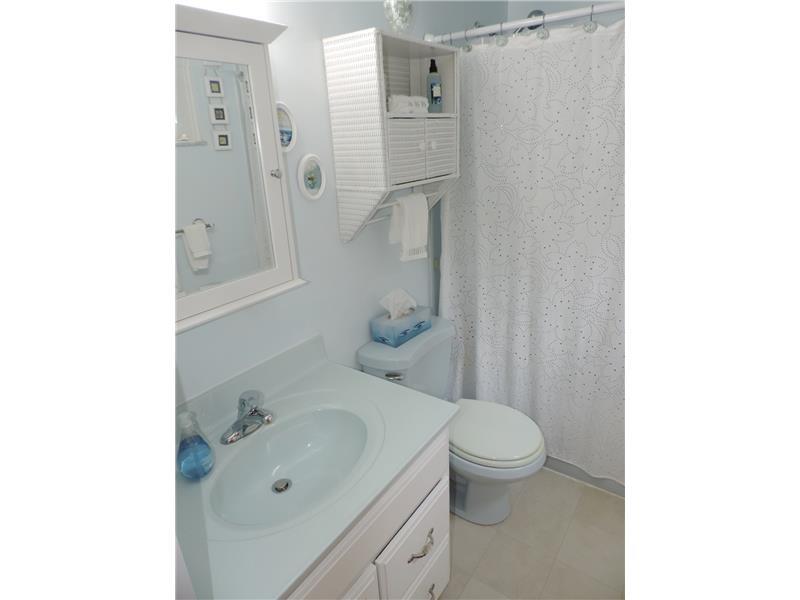156 Ridgewood Road Pittsburgh, PA 15237 - Photo 24 of 25 Full Bath.