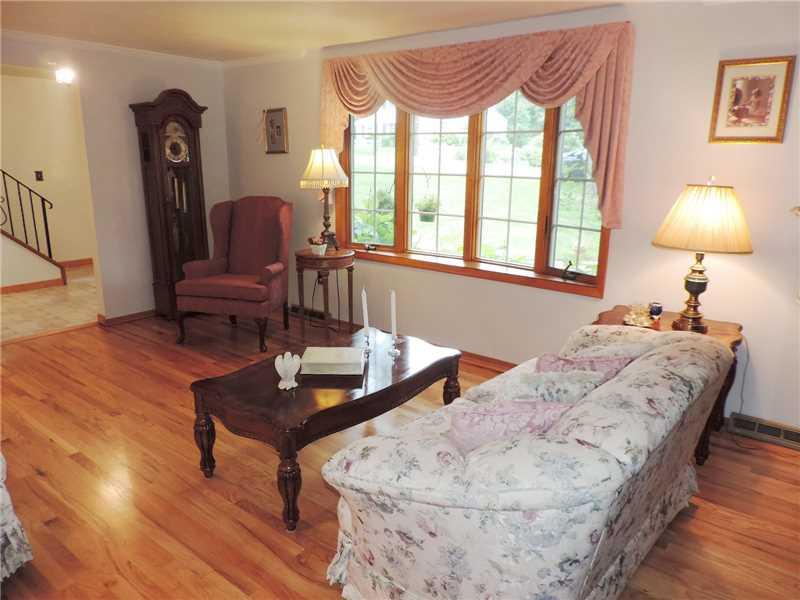 156 Ridgewood Road Pittsburgh, PA 15237 - Photo 4 of 25 Living Room.