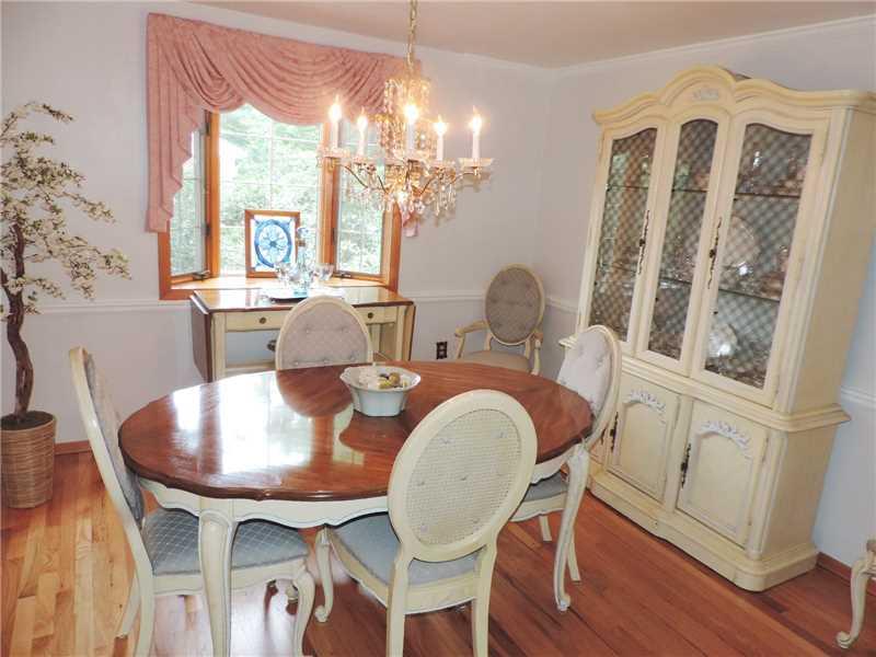 156 Ridgewood Road Pittsburgh, PA 15237 - Photo 6 of 25 Dining Room.