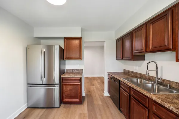 $219,900 | 435 Sandpiper Court, Unit A, Aurora, IL 60504