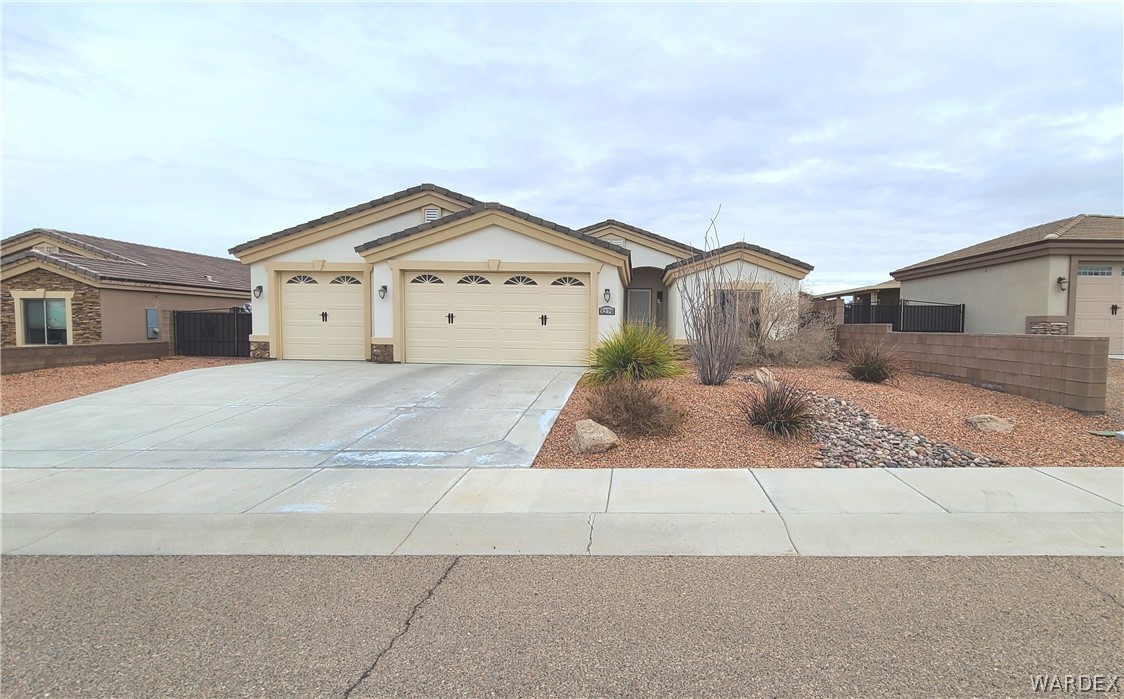3279 Motherload Road Kingman, AZ 86401 - Photo 1 of 32 Gallery Image 1