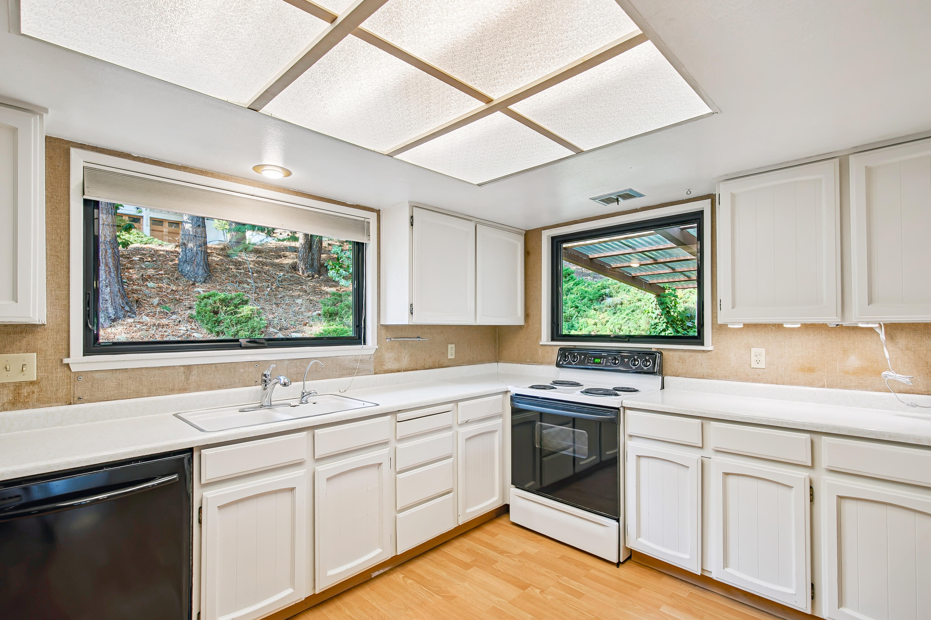 1015 Oneida Circle Ashland, OR 97520 - Photo 13 of 31 1015 Oneida Circle, Ashland, OR 97520