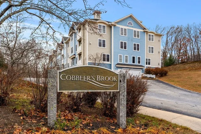 $439,900 | 19 Broad Street, Unit 203, Merrimac, MA 01860