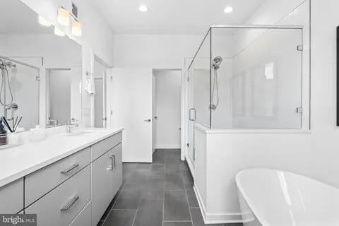 $5,600 | 3203 Sunrise Walk, Philadelphia, PA 19125