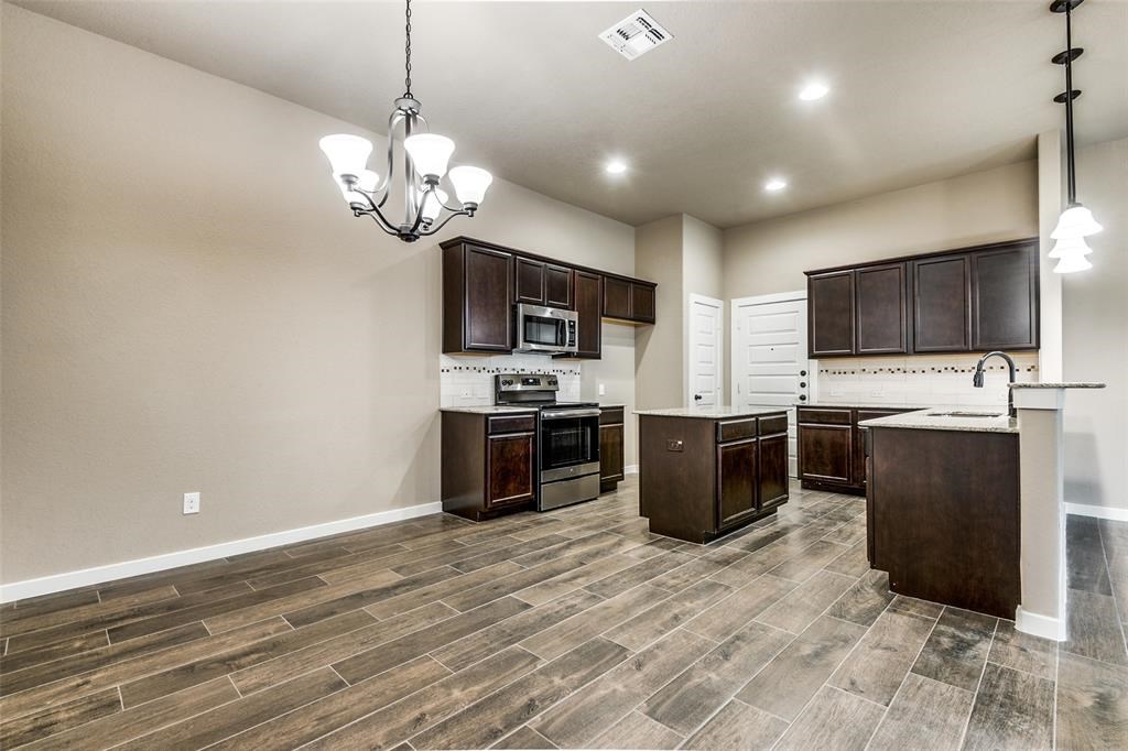 9709 Grosbeak Lane Magnolia, TX 77354 - Photo 3 of 11