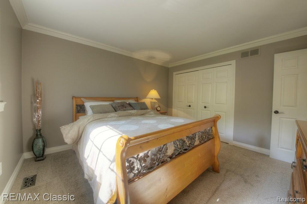 7224 Chichester Road Canton, MI 48187 - Photo 38 of 55 Gallery Image 38