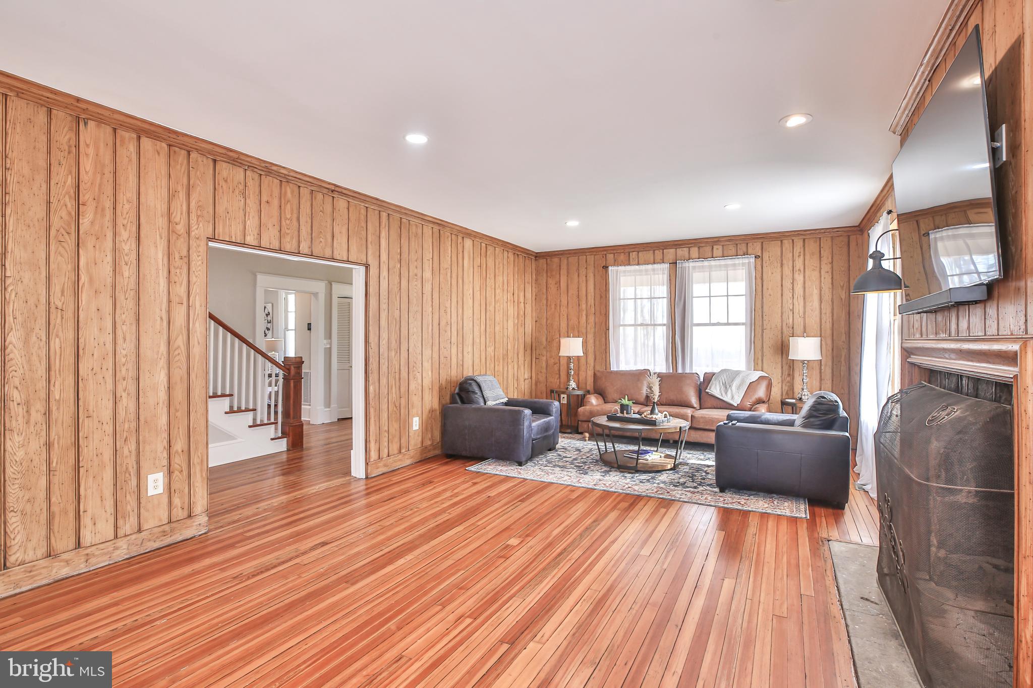 17345 Raven Rocks Road Bluemont, VA 20135 - Photo 41 of 99 a living room with furniture and a large window
