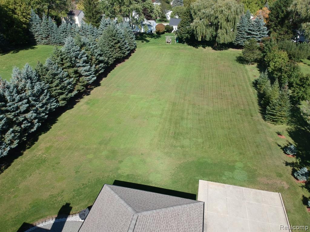 305 East Avon Road Rochester Hills, MI 48307 - Photo 3 of 25
