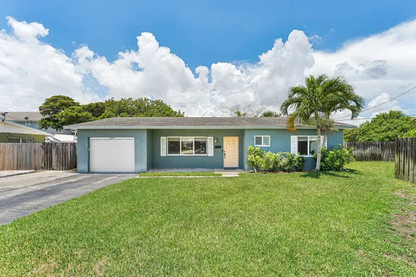 $640,000 | 301 Southeast 3rd Street, Deerfield Beach, FL 33441