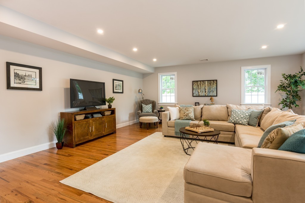 16 Braemore Road Natick, MA 01760 - Photo 5 of 16 Gallery Image 5