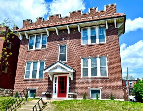 $1,000 | 4919 Murdoch Avenue, Unit 2W, St. Louis, MO 63109