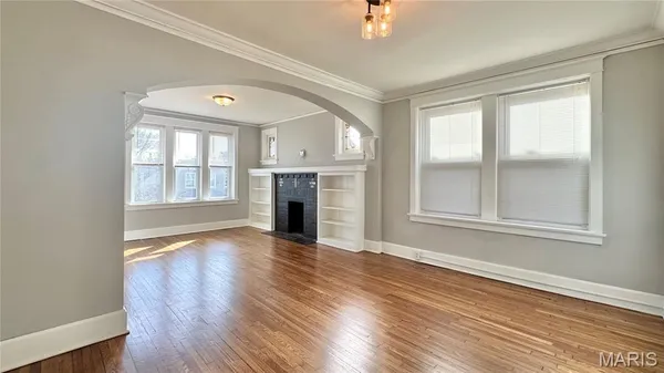 $1,000 | 4919 Murdoch Avenue, Unit 2W, St. Louis, MO 63109