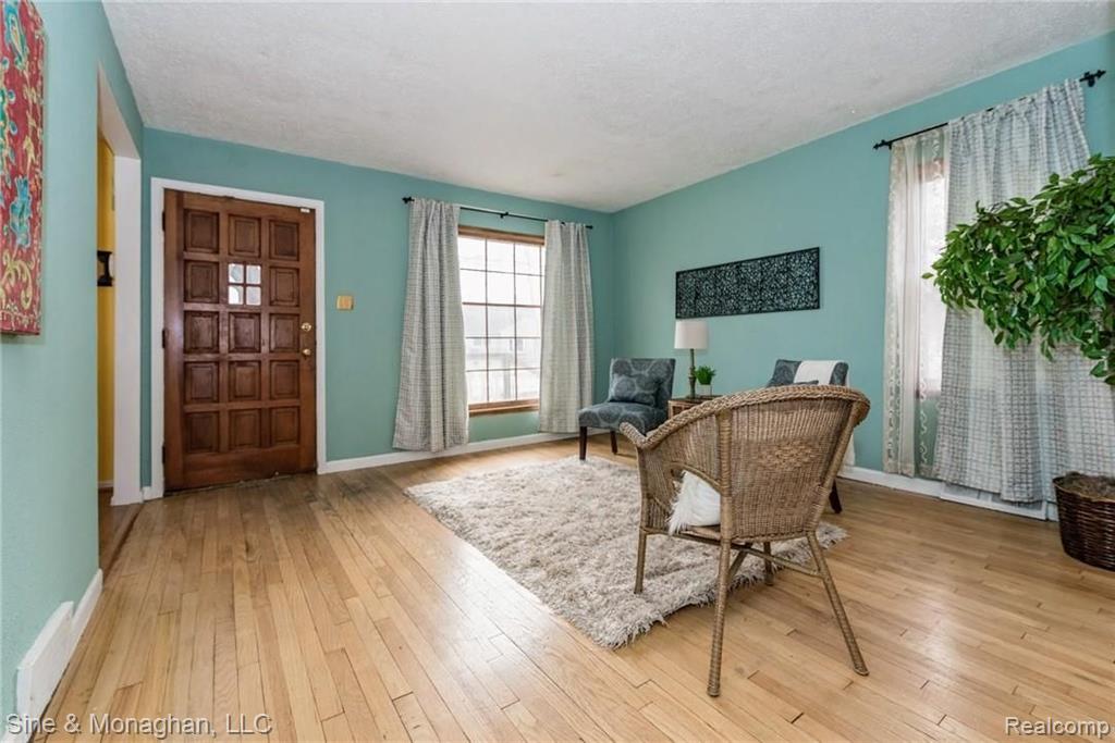 3308 Normandy Road Royal Oak, MI 48073 - Photo 4 of 13
