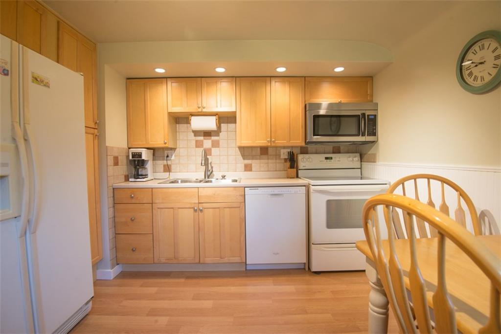 Renovated equipped eat in kitchen (11x11).  