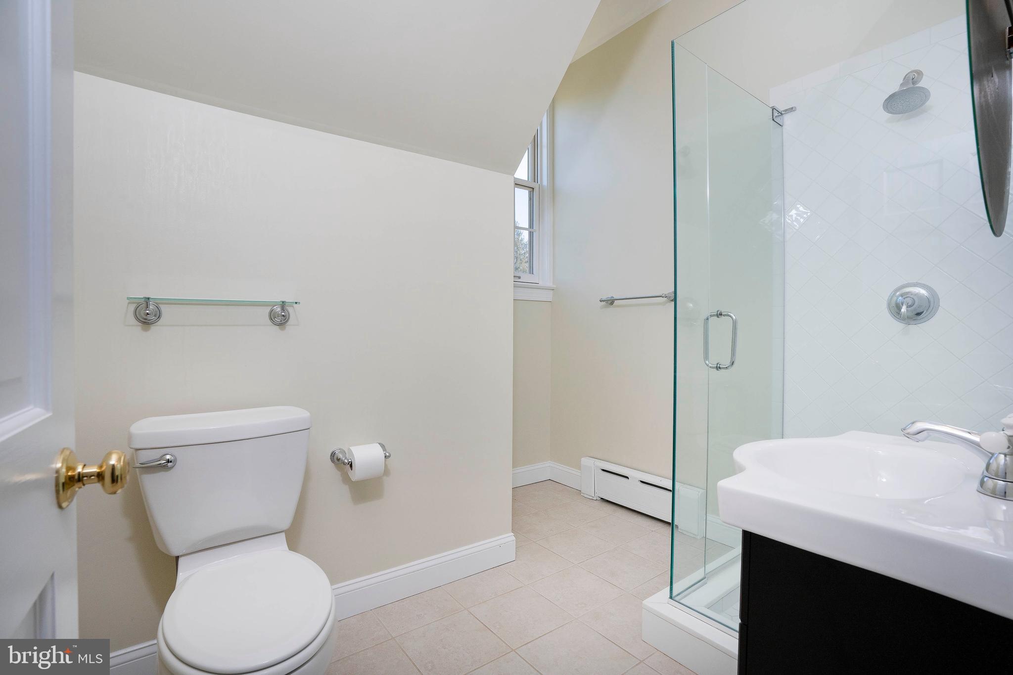 358 Ring Road Chadds Ford, PA 19317 - Photo 43 of 78 Private bath for BR #5 with access from hallway
