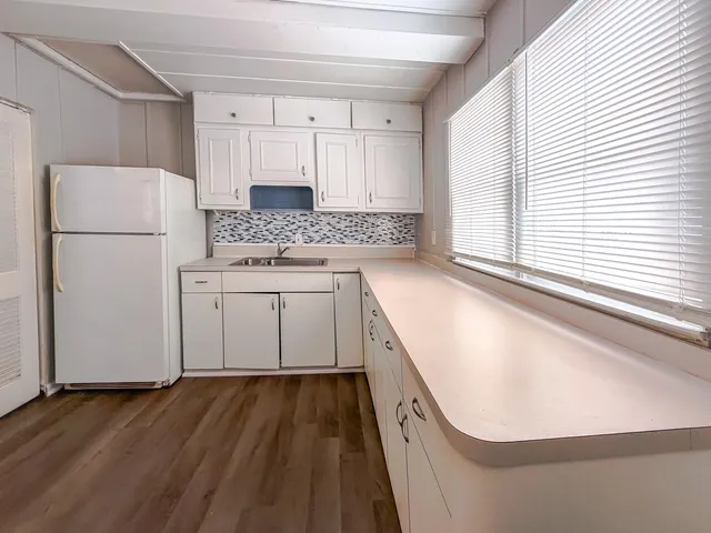 $1,300 | 10111 Corning Street, Oak Park, MI 48237