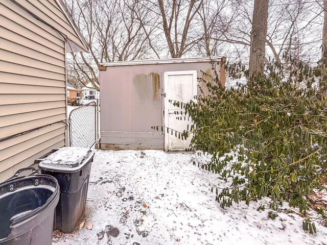 $1,300 | 10111 Corning Street, Oak Park, MI 48237