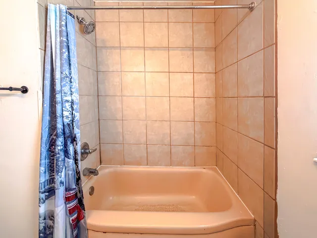 $1,300 | 10111 Corning Street, Oak Park, MI 48237