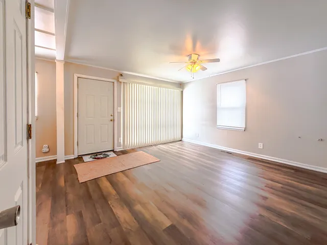 $1,300 | 10111 Corning Street, Oak Park, MI 48237