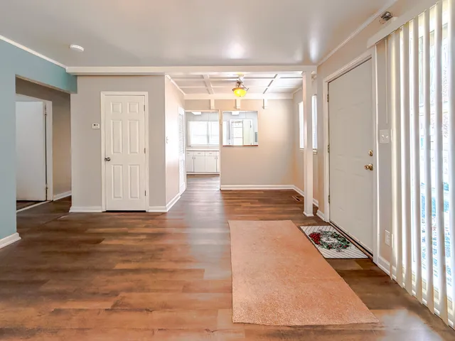 $1,300 | 10111 Corning Street, Oak Park, MI 48237