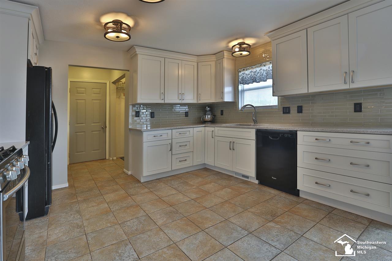 4973 Sycamore Road Newport, MI 48166 - Photo 5 of 16