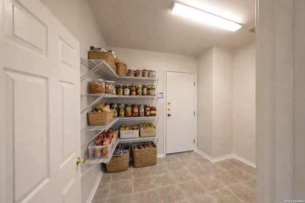 $2,000 | 16902 Graham Walk, San Antonio, TX 78247