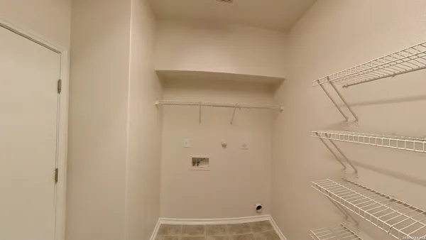 $2,000 | 16902 Graham Walk, San Antonio, TX 78247